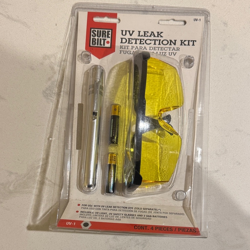 SureBilt UV Leak Detection Kit with Yellow Glasses with UV Dye